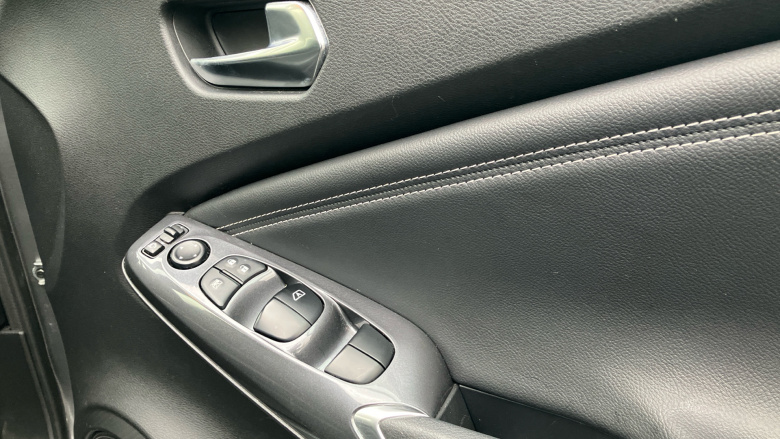 Nissan Juke 1.0 DiG-T 114 N-Connecta 5dr DCT Petrol Hatchback